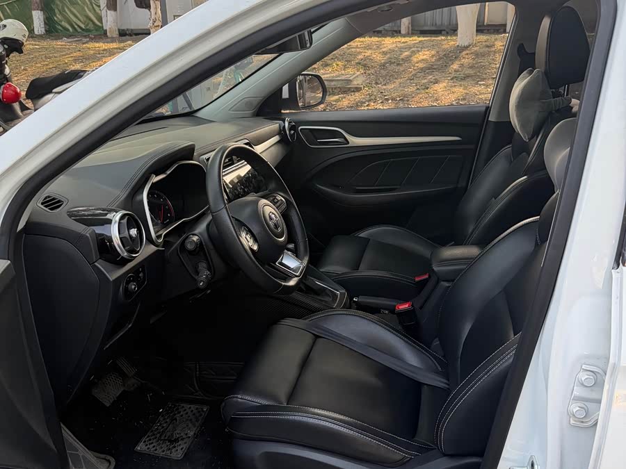 MG ZS 2018 car image #12