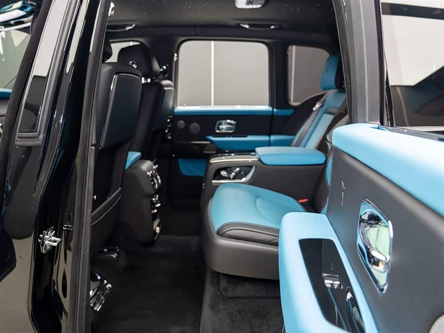 Rolls-Royce Cullinan 2022 car image #12