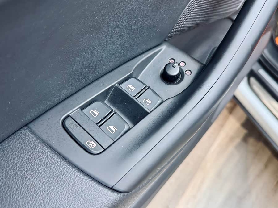 Audi Q3 2019 immagine di auto #12