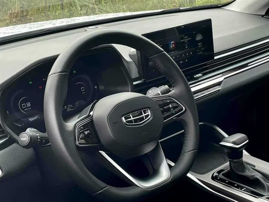 GEELY Emgrand 2022 #12 GEELY Emgrand 2022 car image #12