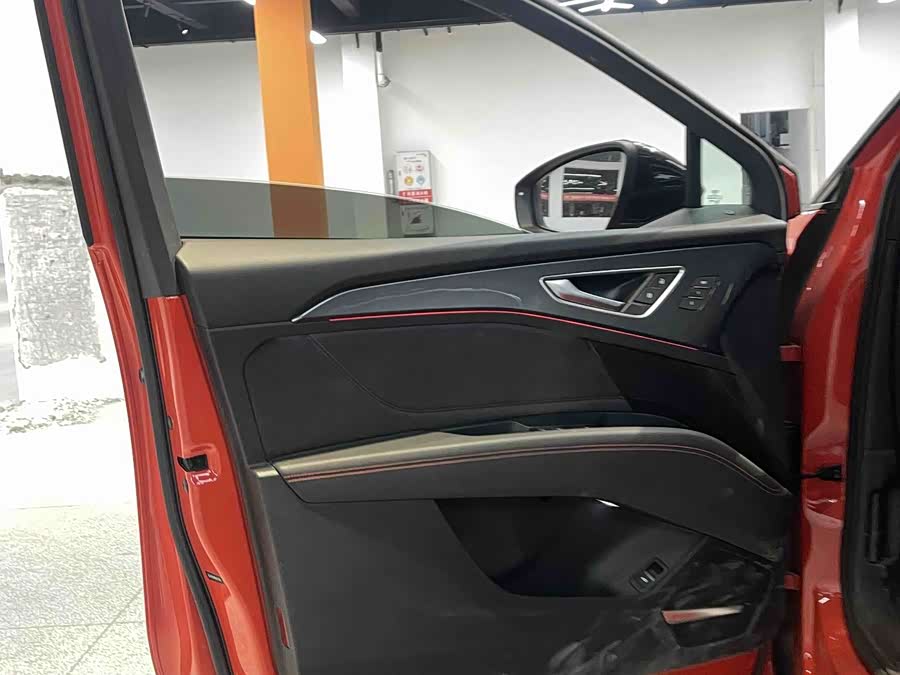 Audi Q5 e-tron 2022 صورة سيارة #12