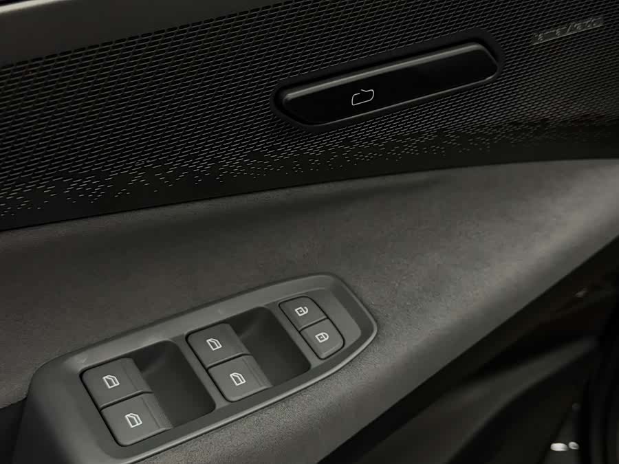 Lynk & Co 08 EM-P 2024 #12 Lynk & Co 08 EM-P 2024 car image #12