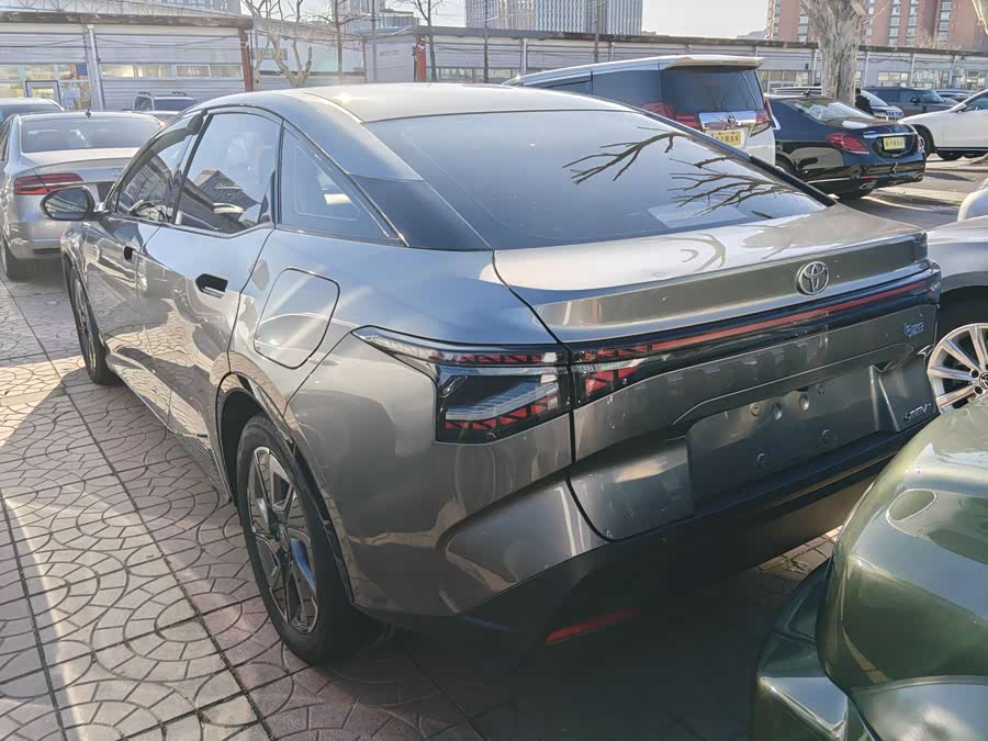 Toyota bZ3 2023 immagine di auto #12