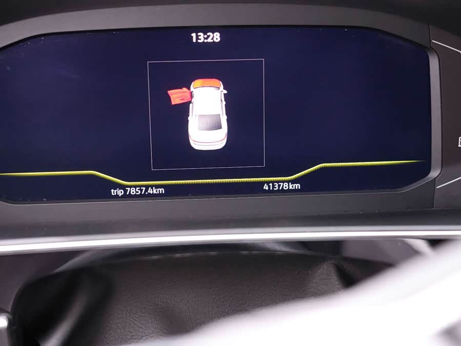 Volkswagen Passat 2023 immagine di auto #12