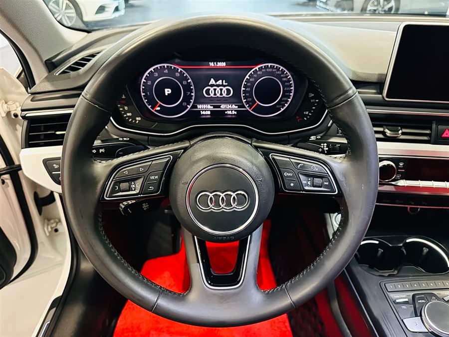 Audi A4L 2020 car image #12