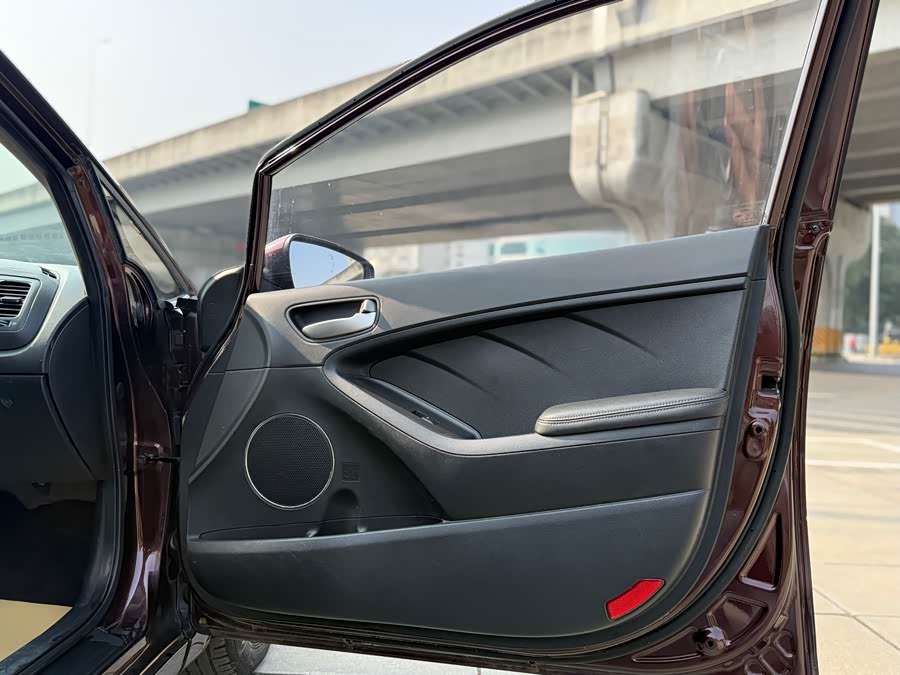 Kia K3 2014 car image #12
