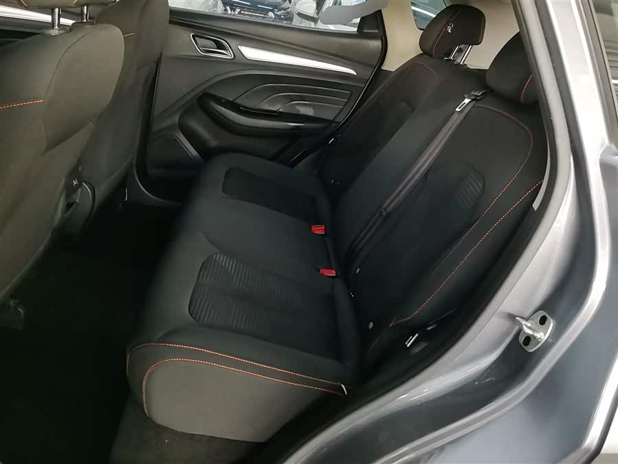 Roewe RX3 2021 car image #12