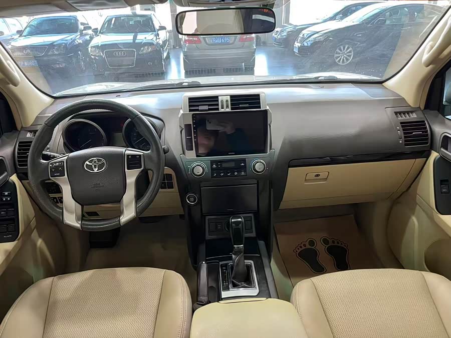 Toyota 2014 car image #12