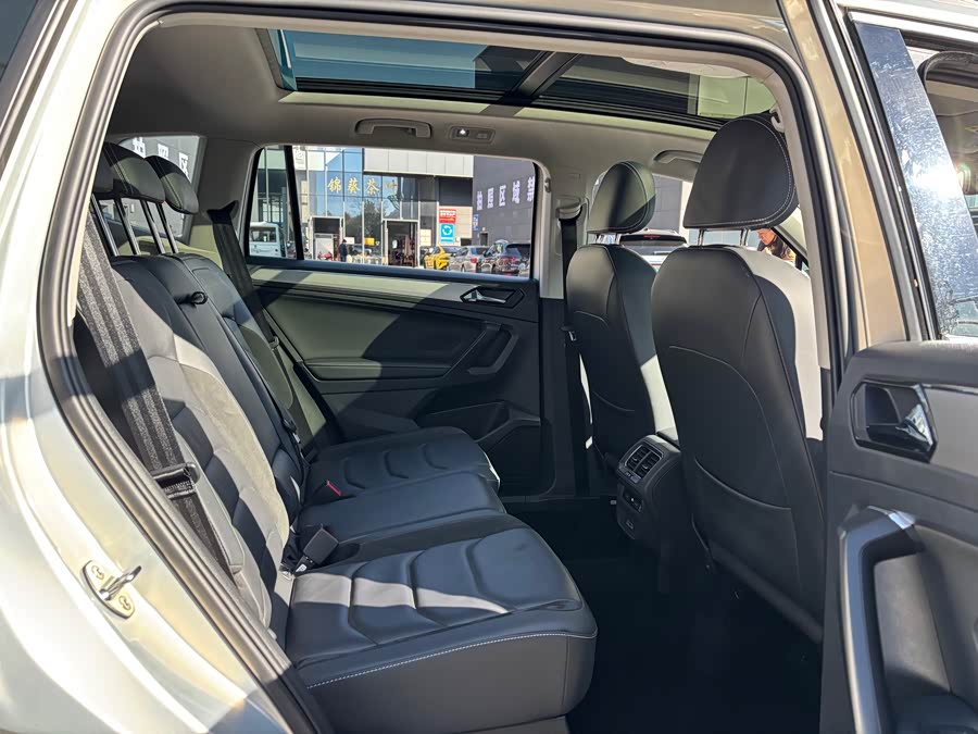 Volkswagen Tiguan L 2018 #12 Volkswagen Tiguan L 2018 car image #12