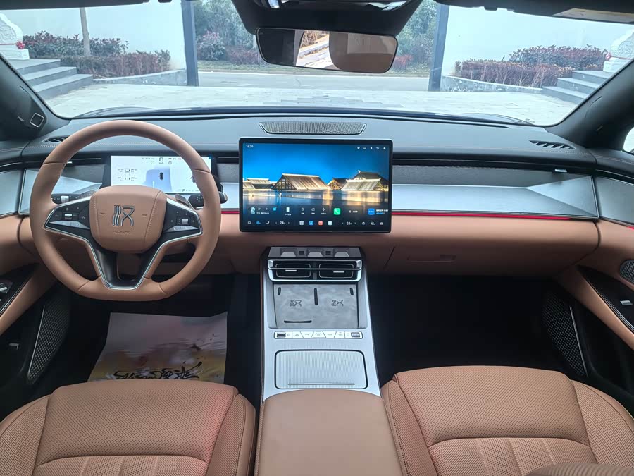 BYD HanL 2025 #12 BYD HanL 2025 car image #12