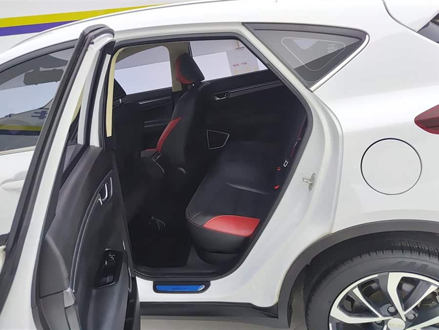 GEELY Emgrand GS 2021 car image #12