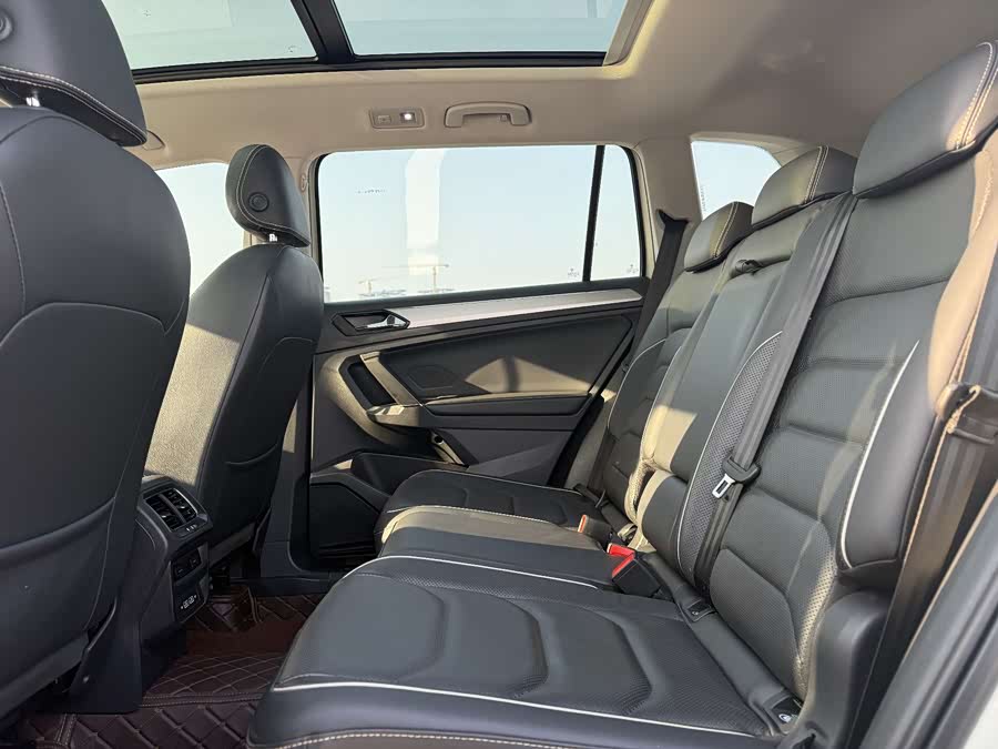 Volkswagen Tiguan L New Energy 2021 изображение автомобиля #12