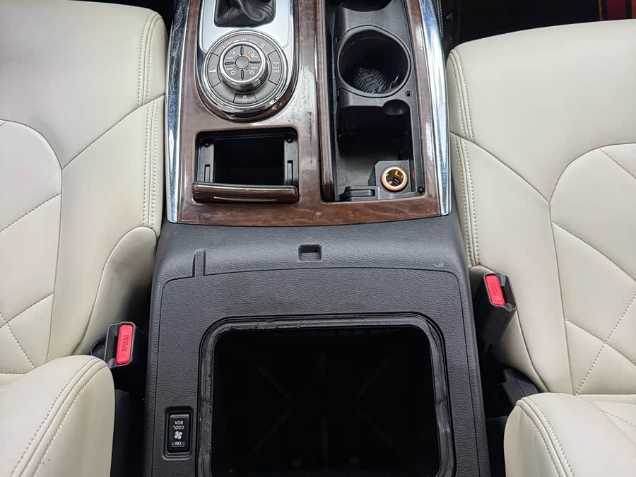 日产 途乐 2018 汽车图片 #12