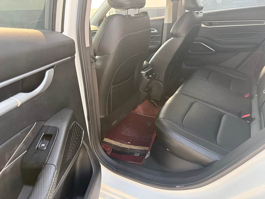 GEELY Emgrand 2022 car image #12