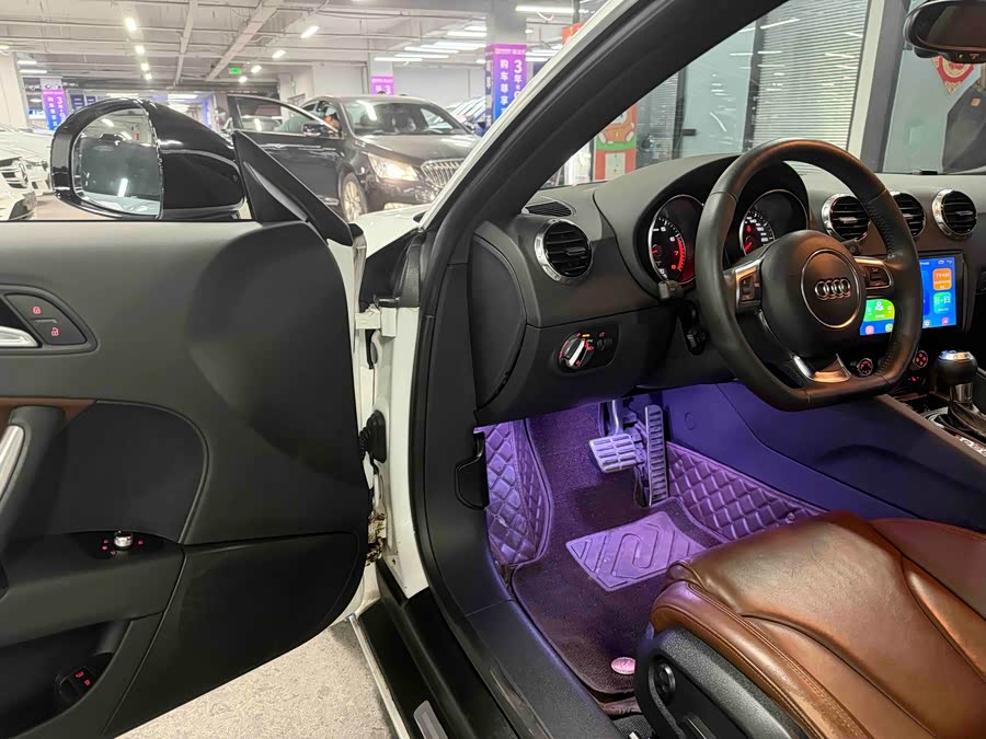 Audi TT 2012 car image #12