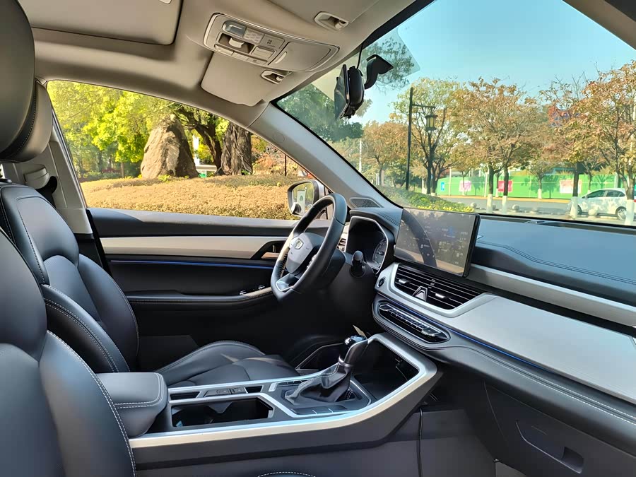 GEELY Vision X6 2020 car image #12