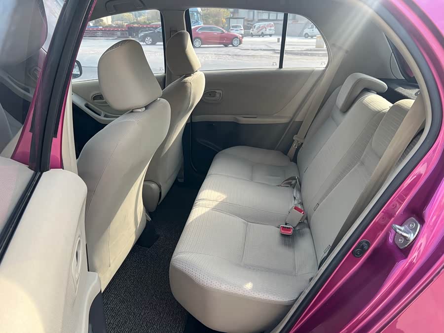 Toyota Yaris 2011 imagen de coche #12