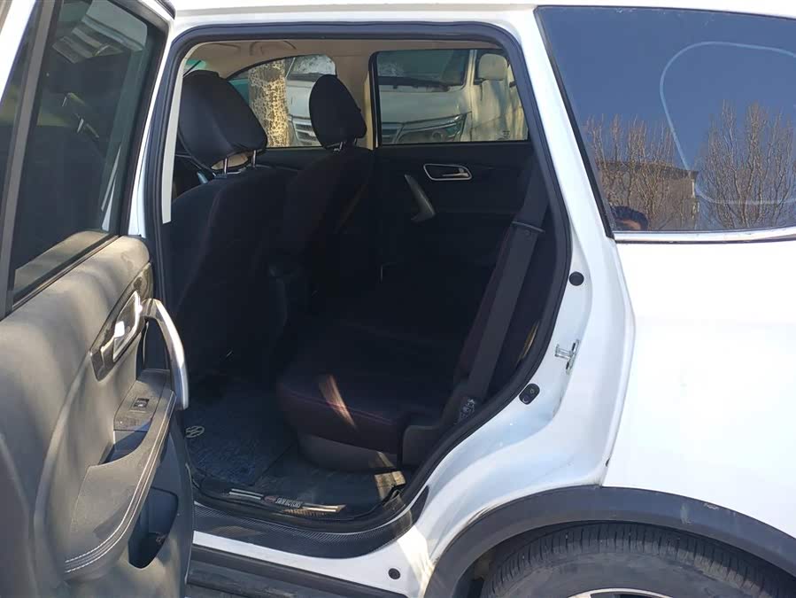 SWM X7 2018 imagen de coche #12