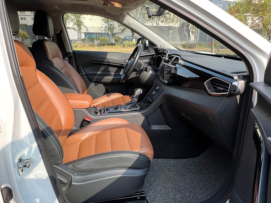 MG GS 2016 car image #12