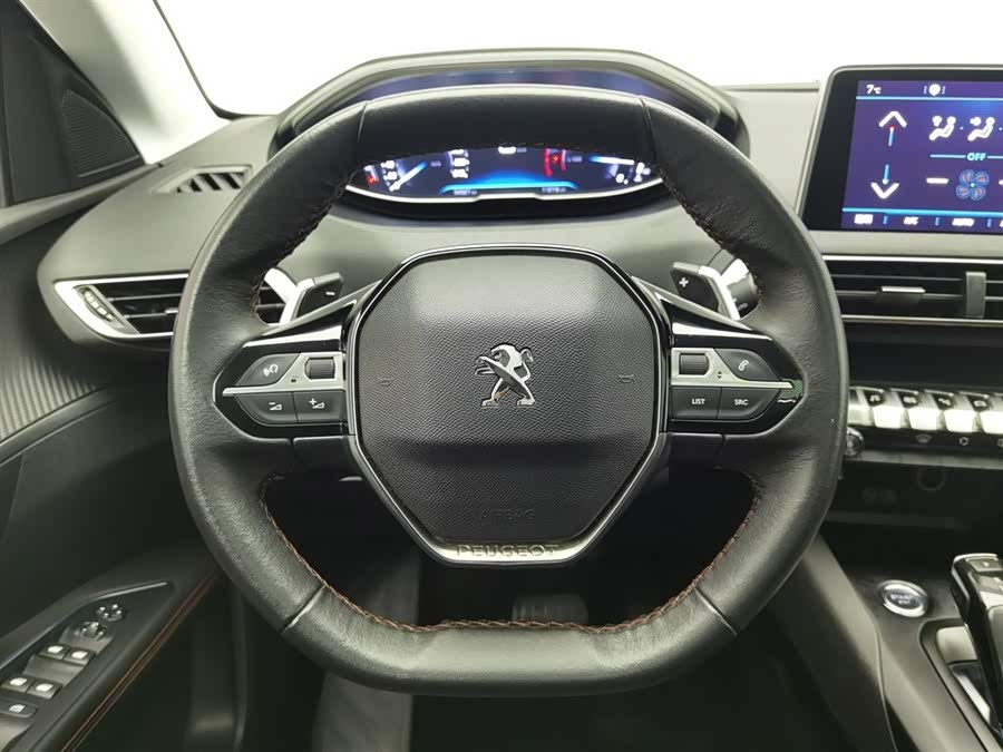 Peugeot 5008 2018 car image #12