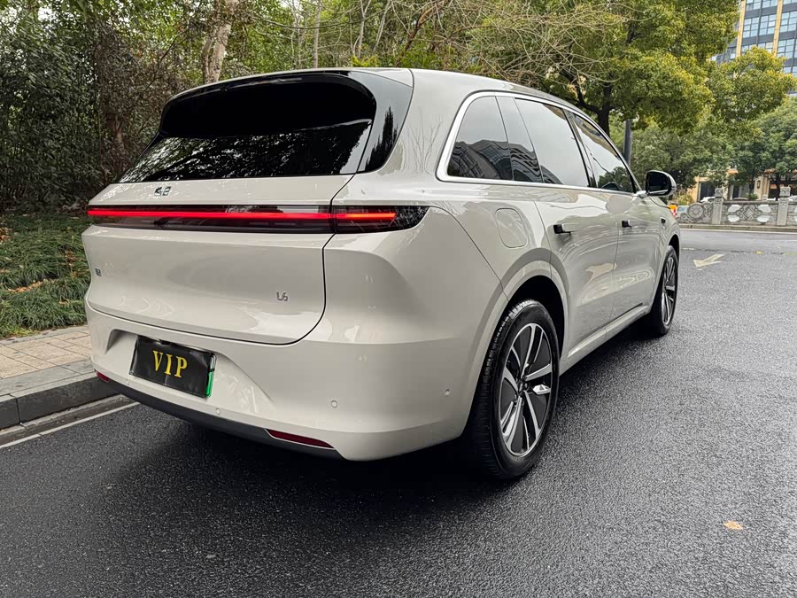 Li L6 2025 image de voiture #12