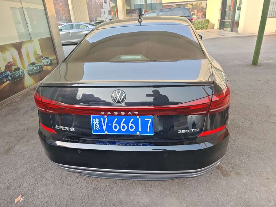 Volkswagen Passat 2023 car image #12