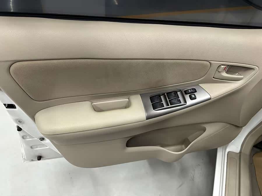 Toyota Corolla (Classic) 2013 immagine di auto #12