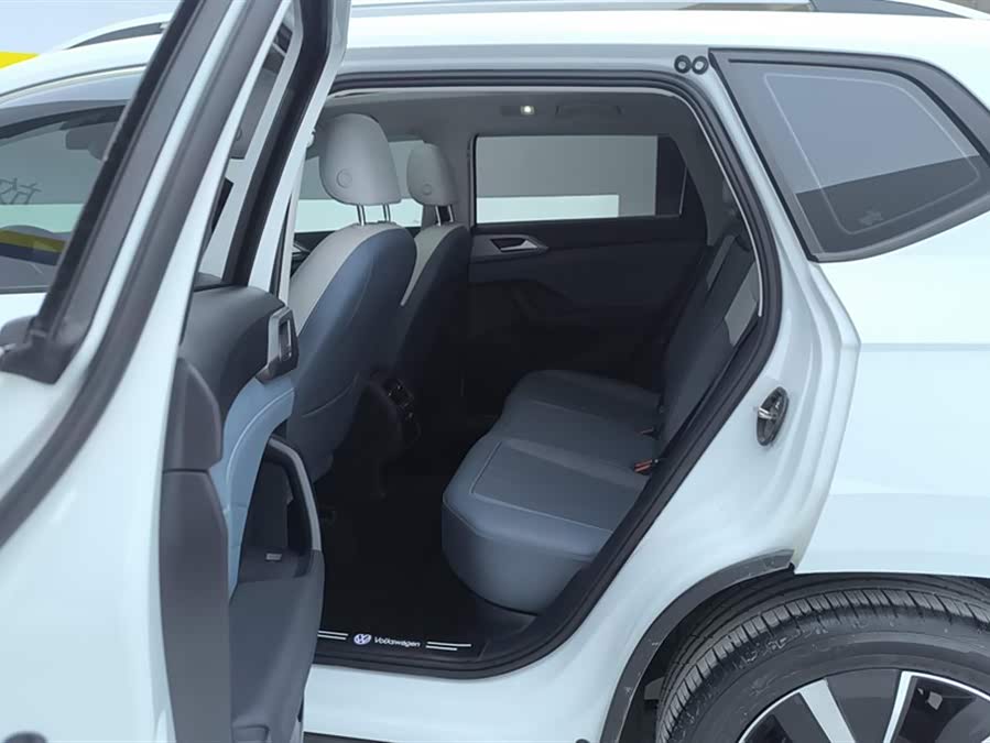 Volkswagen Tharu 2024 immagine di auto #12