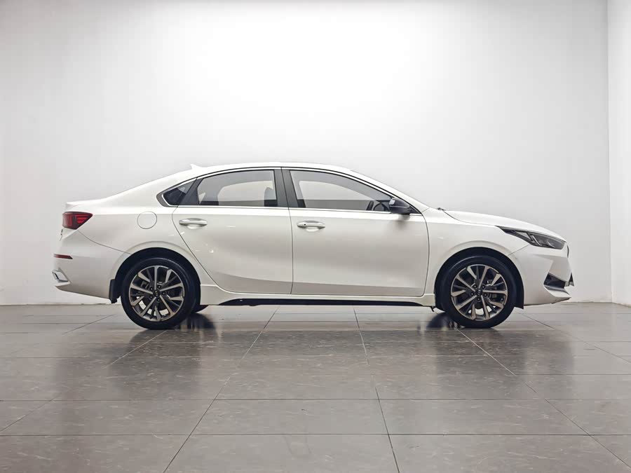 Kia K3 2020 car image #12