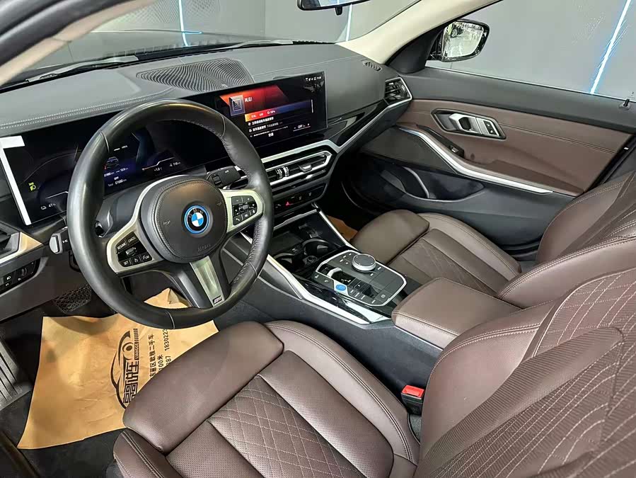 BMW i3 2023 car image #12