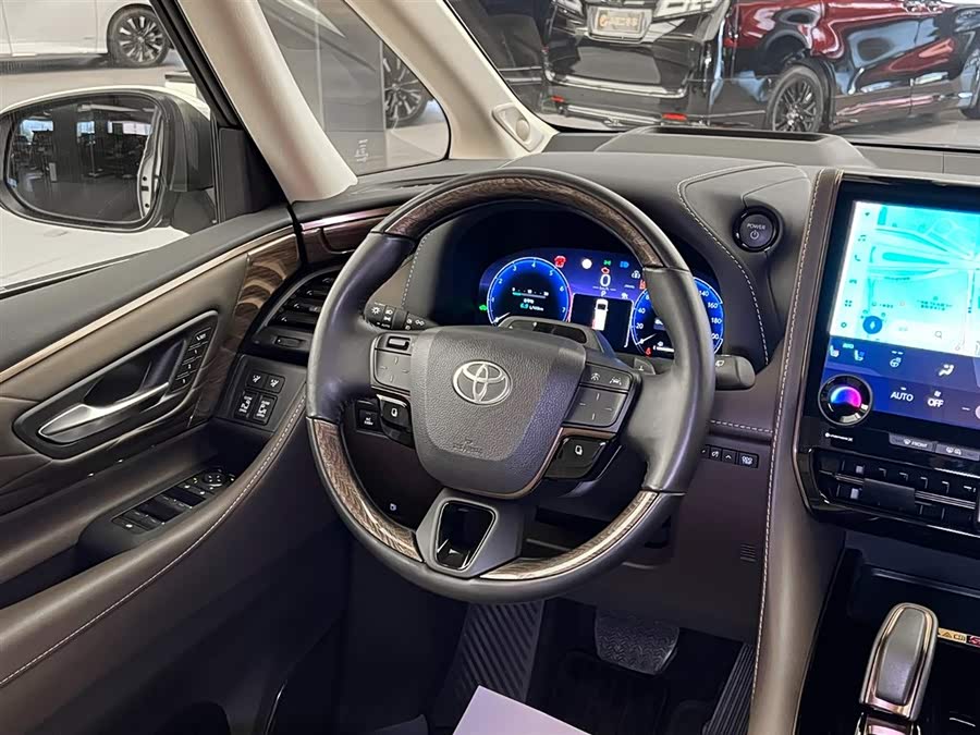 Toyota Alphard 2024 #12 Toyota Alphard 2024 car image #12