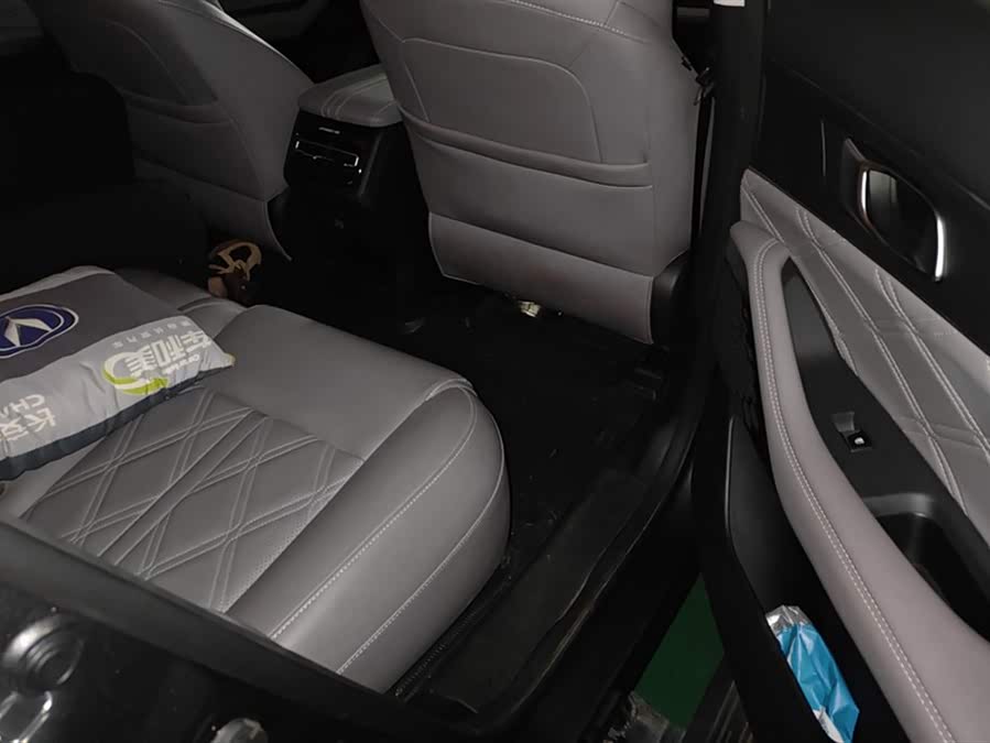 Changan UNI-K iDD 2023 car image #12