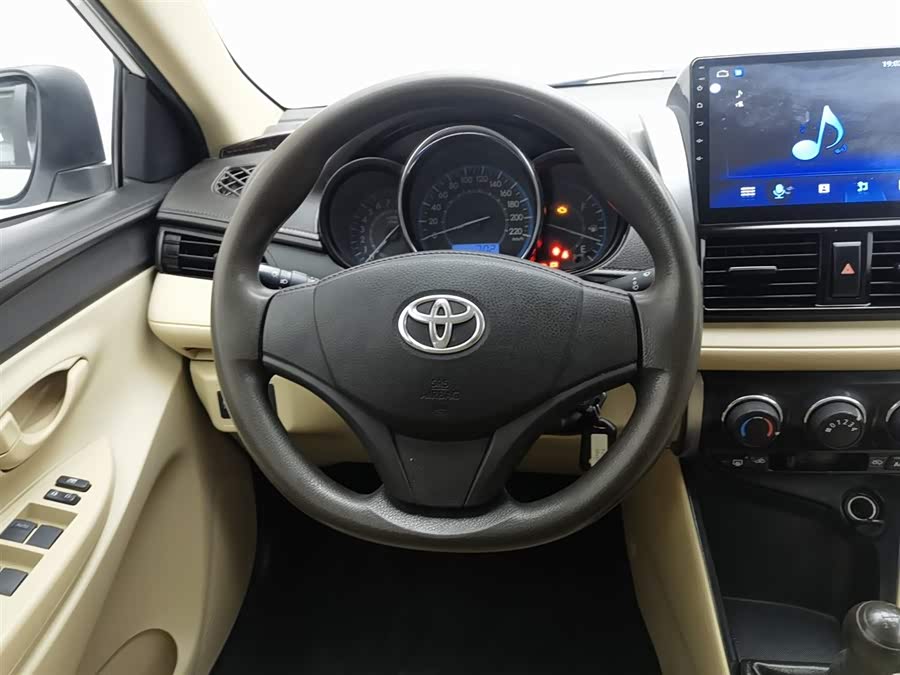 Vios 2015 car image #12