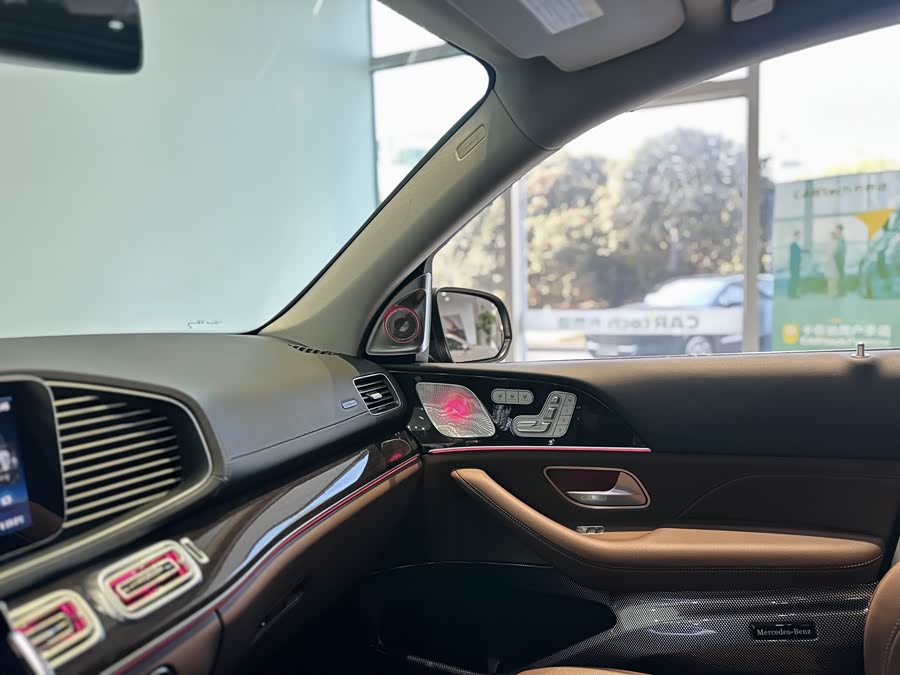 Mercedes-Benz GLE Class 2024 car image #12