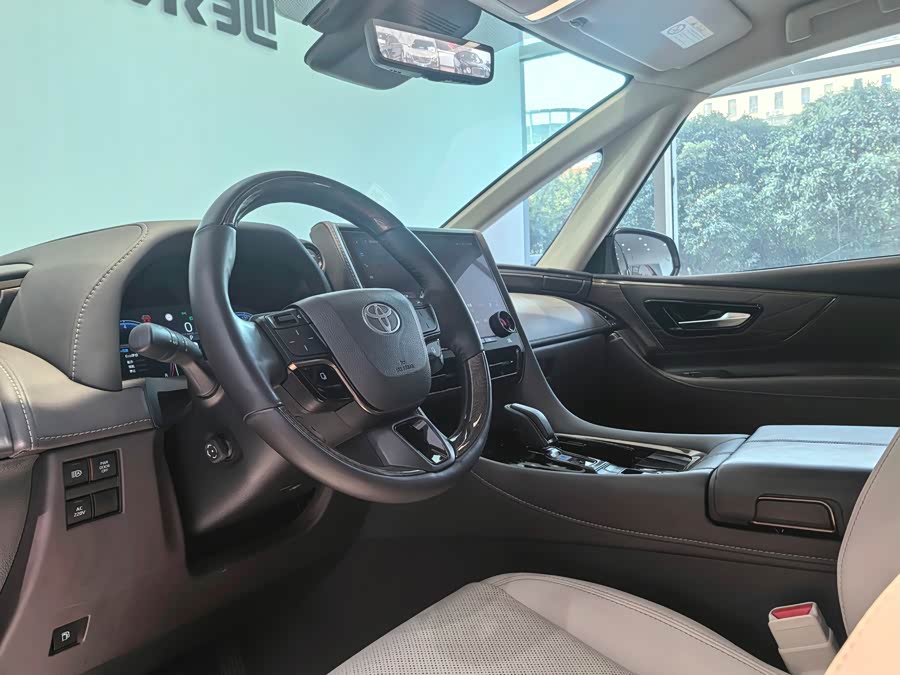 Toyota Alphard 2024 #12 Toyota Alphard 2024 изображение автомобиля #12