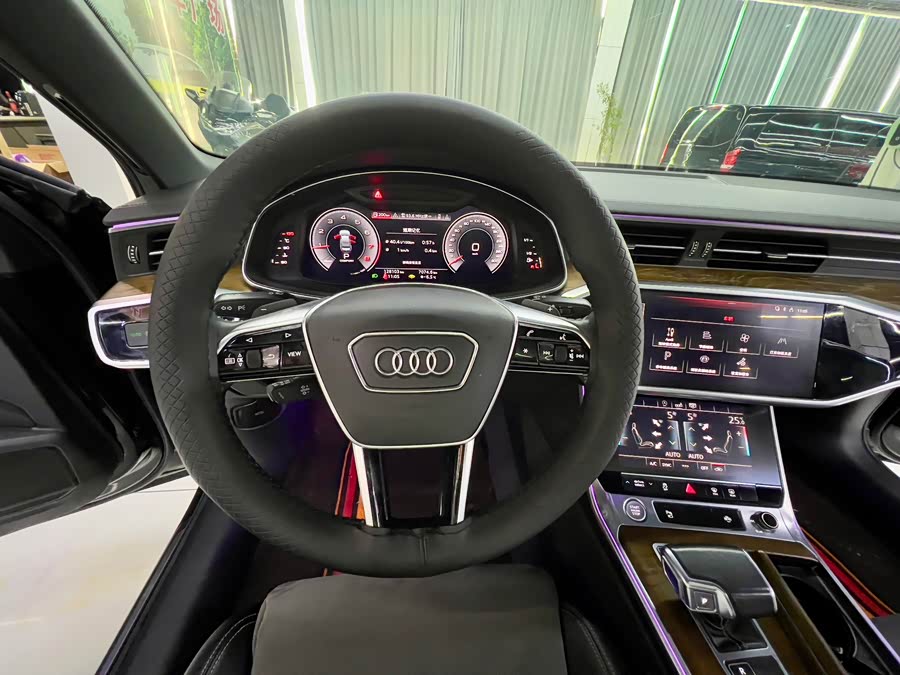 Audi A6L 2019 car image #12