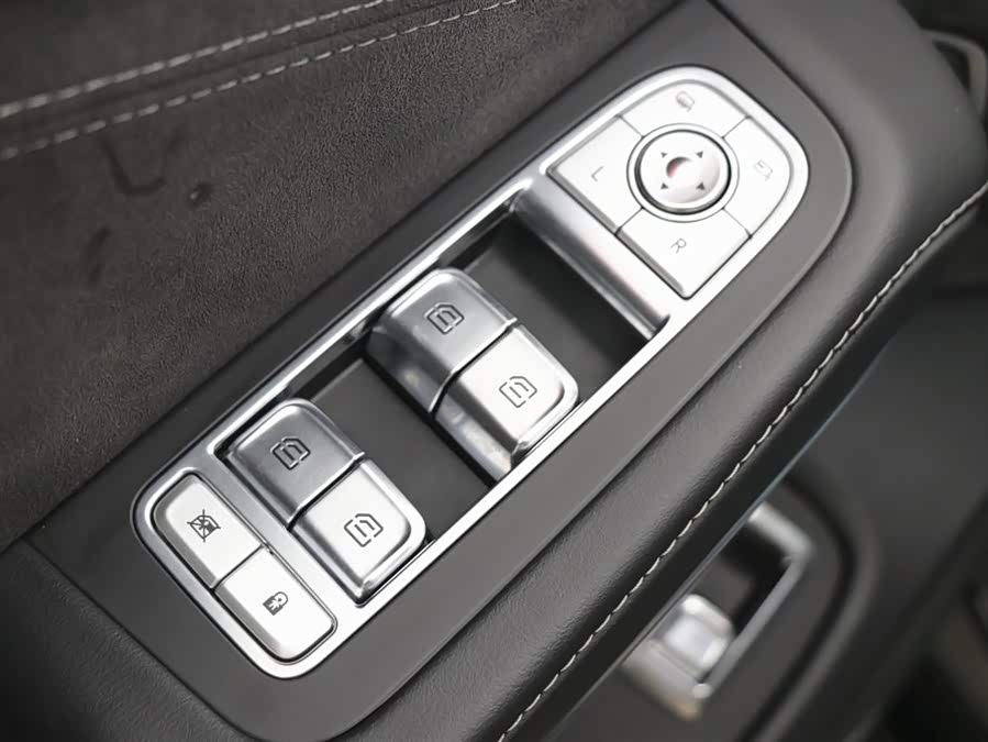 HongQi H9 2020 car image #12