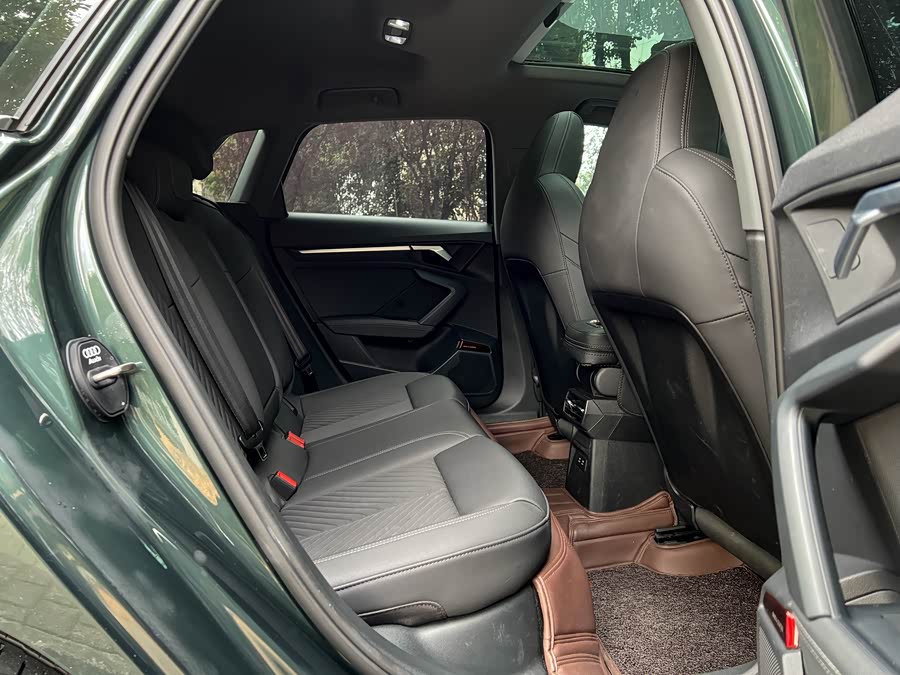 Audi Q4 e-tron 2023 #12 Audi Q4 e-tron 2023 immagine di auto #12