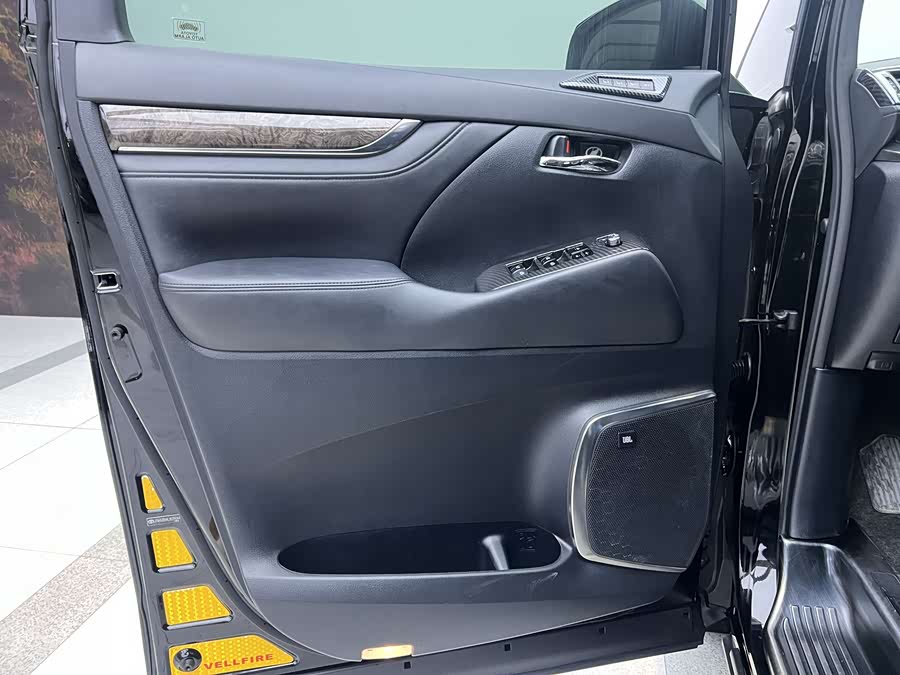 Toyota Vellfire 2020 #12 Toyota Vellfire 2020 صورة سيارة #12