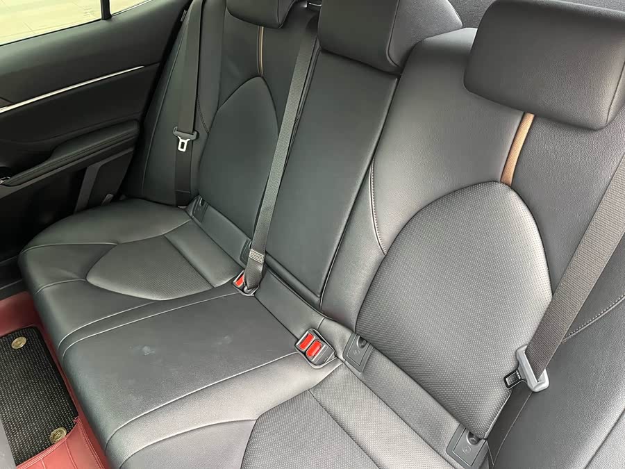 Toyota Camry 2023 car image #12