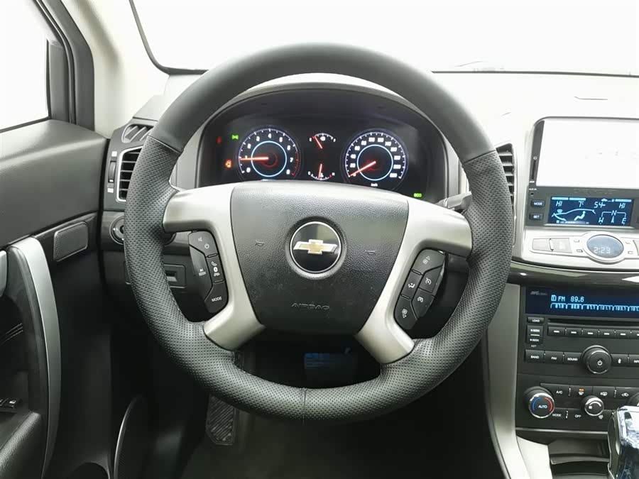 Chevrolet Captiva 2014 car image #12