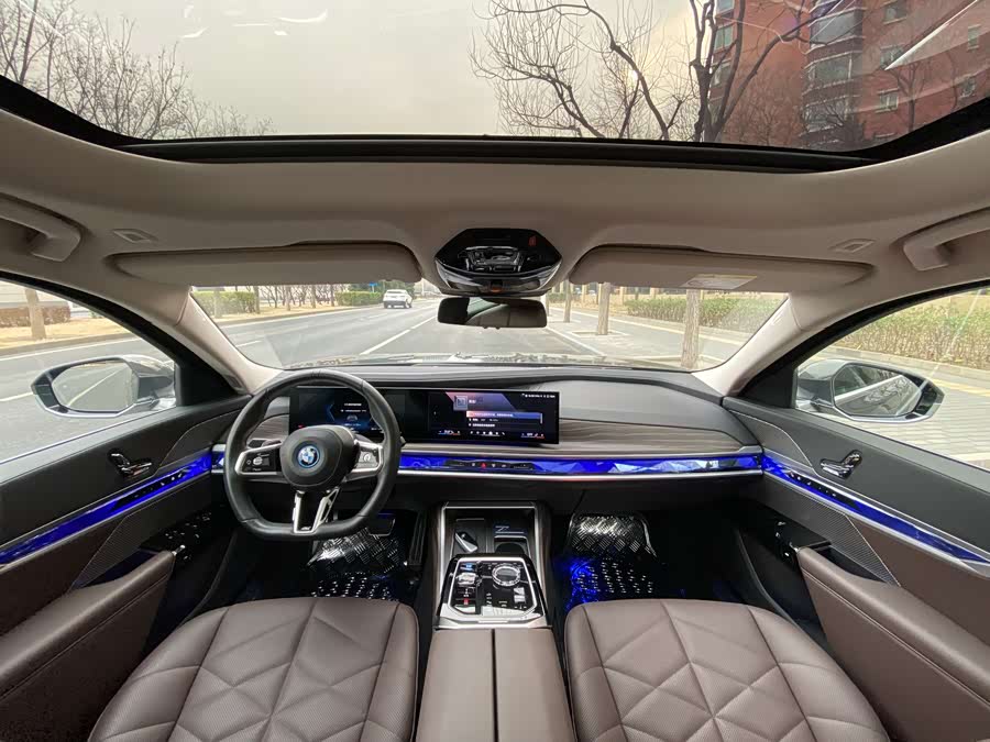 BMW i7 2023 #12 BMW i7 2023 car image #12