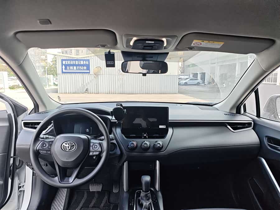 Toyota Corolla Cross 2025 car image #12