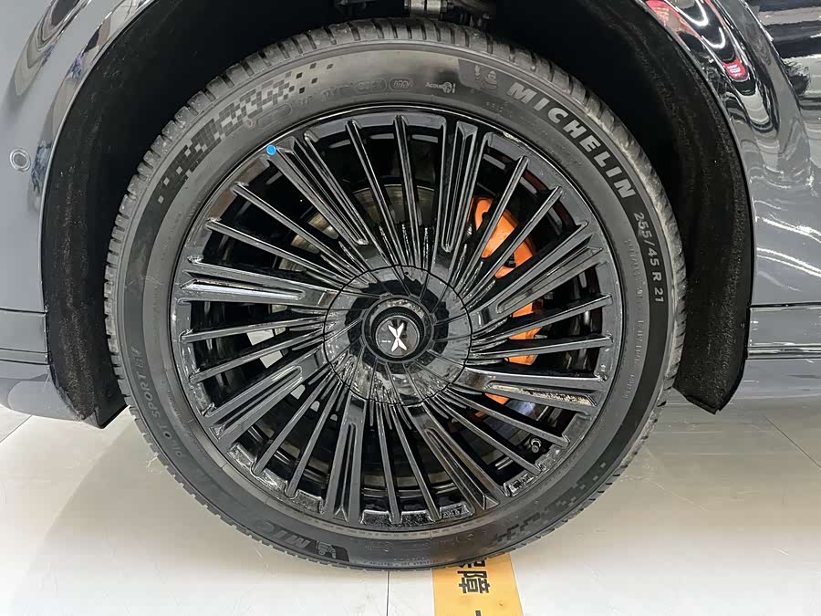 Xpeng G9 2025 car image #12