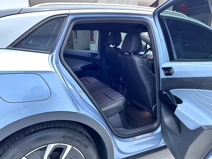 Volkswagen ID.4 X 2024 immagine di auto #12