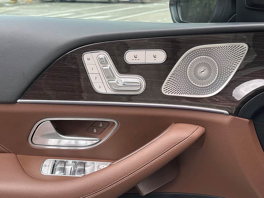 Mercedes-Benz GLE Class 2024 immagine di auto #12