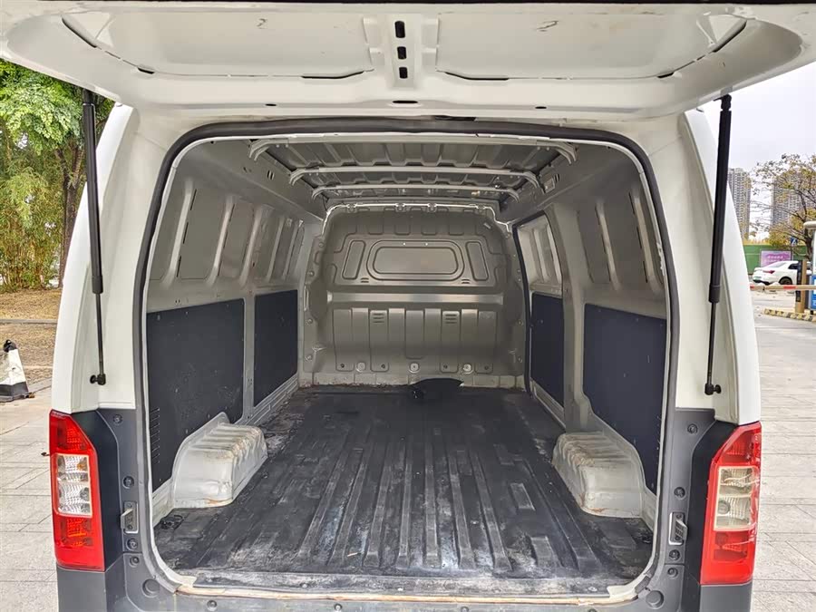 JAC 2024 #12 JAC 2024 imagen de coche #12