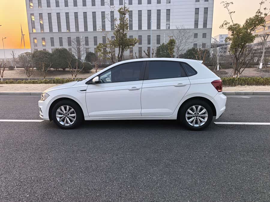 Volkswagen Polo 2021 immagine di auto #12