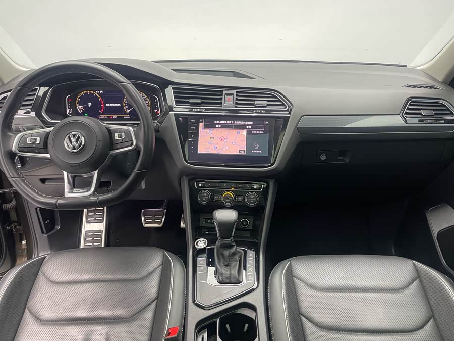 Volkswagen Tiguan L 2020 car image #12