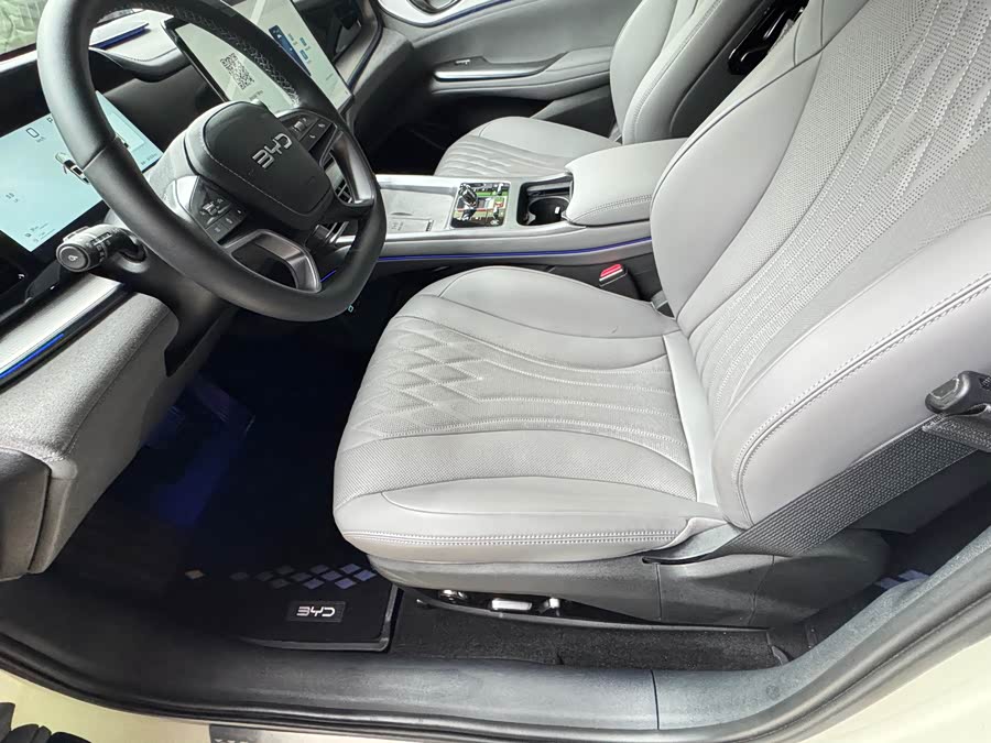 BYD Seal 07 DM-i 2025 #12 BYD Seal 07 DM-i 2025 car image #12